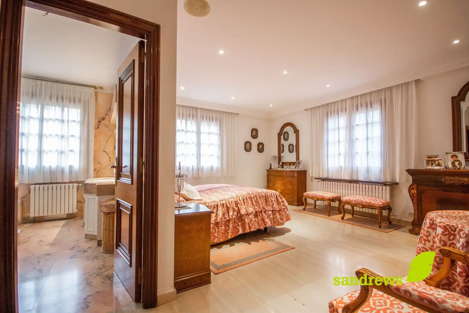 Schlafzimmer von Einfamilien-Reihenhaus zum Verkauf in Figueres mit Klimaanlage, Heizung und Privatgarten