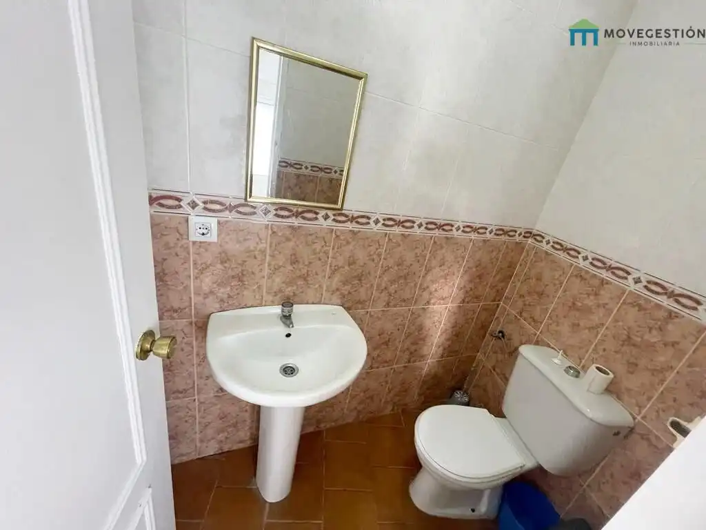 Commercial properties for rent in Casco antiguo - Convento - Caldereto