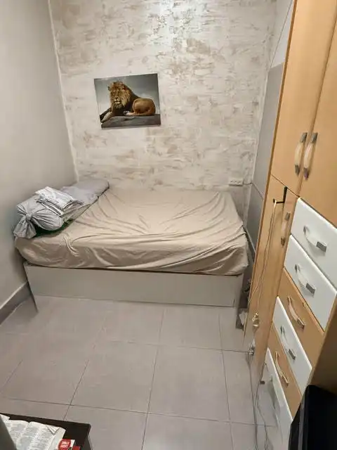 Dormitori de Estudi en venda en L'Hospitalet de Llobregat amb Aire condicionat