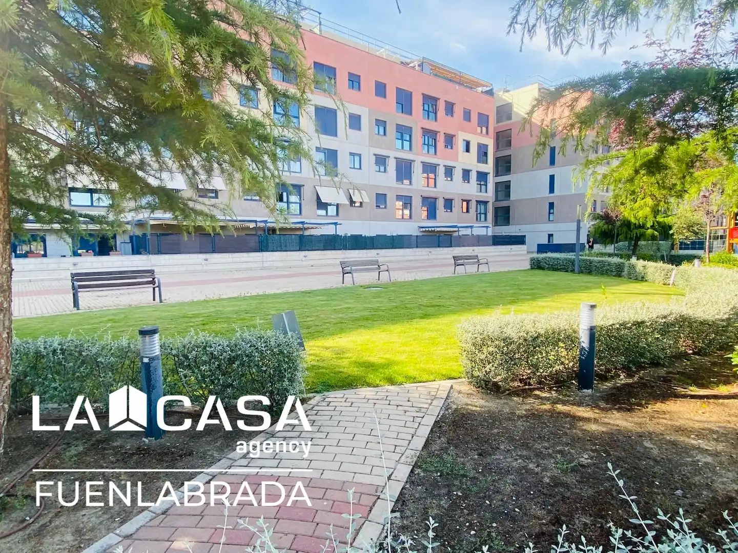 Vista exterior de Piso en venta en Fuenlabrada con Aire acondicionado, Trastero y Piscina