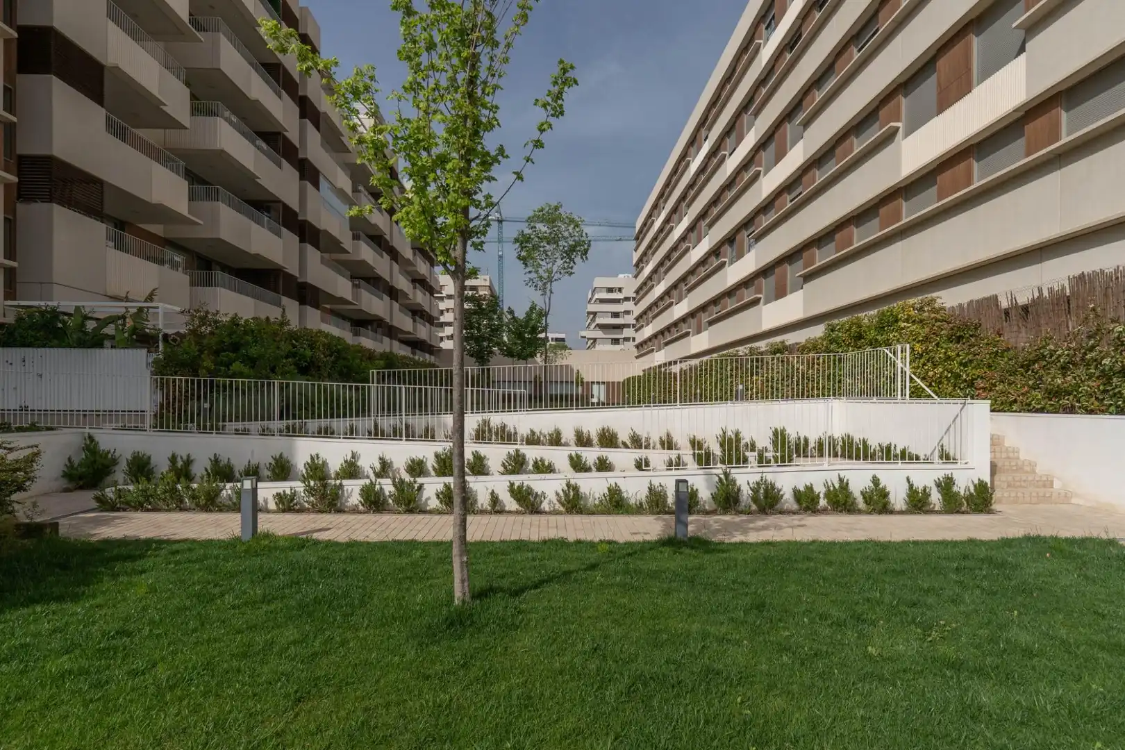 Vista exterior de Piso en venta en Granada con Aire acondicionado, Calefacción y Jardín privado