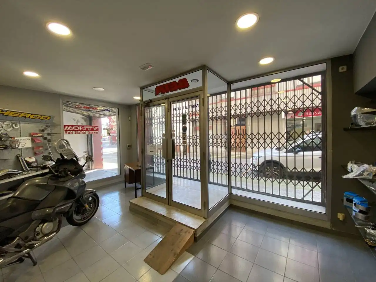 Gewerbefläche zum Verkauf in Calle SANT ANTONI MARIA CLARET 4