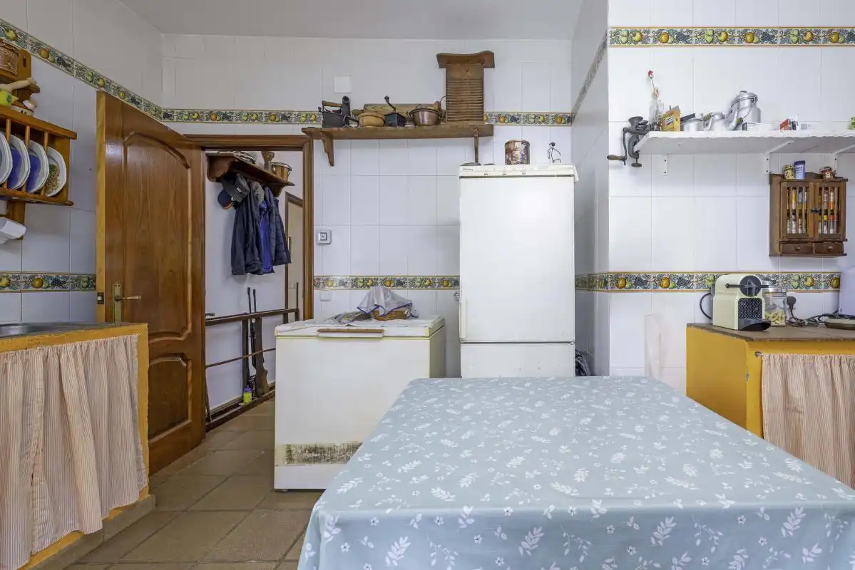 Cuina de Casa o xalet en venda en Bollullos de la Mitación amb Aire condicionat, Calefacció i Jardí privat