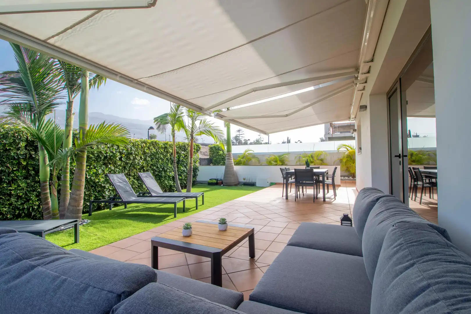 Terrasse von Einfamilien-Reihenhaus zum Verkauf in La Orotava mit Klimaanlage, Privatgarten und Terrasse