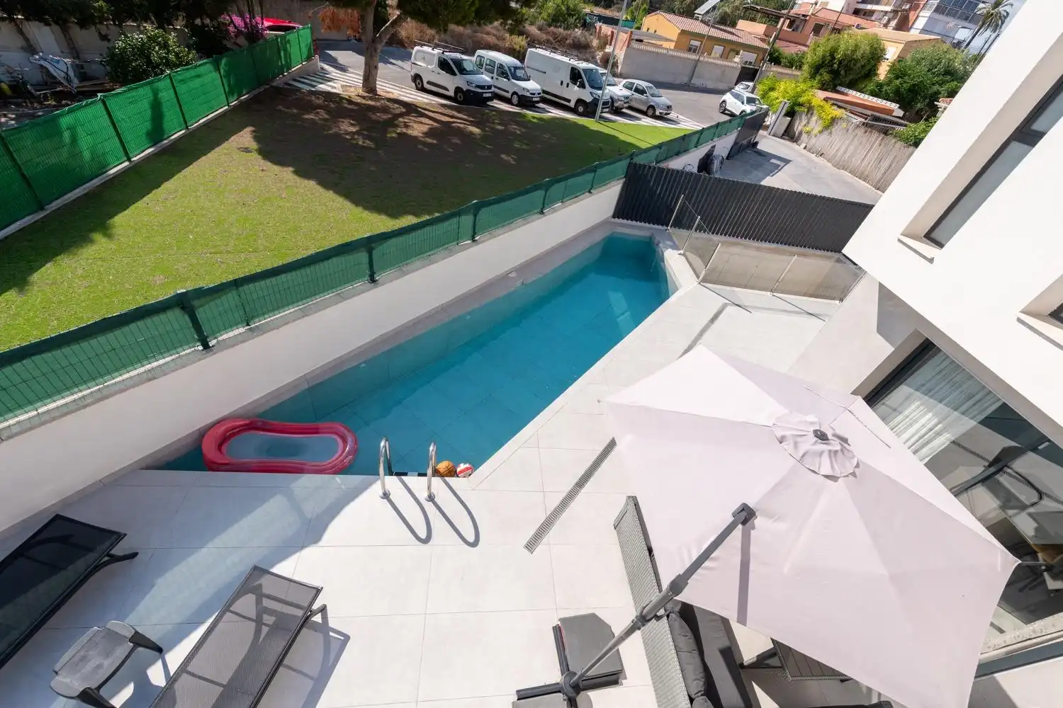 Schwimmbecken von Haus oder Chalet zur Miete in El Campello mit Klimaanlage, Privatgarten und Terrasse