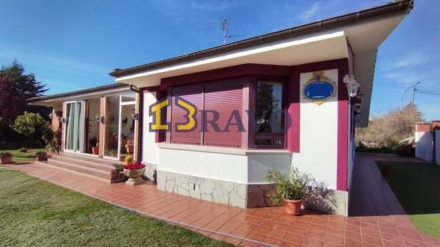 Casa-chalet en Venta en Medina de Pomar