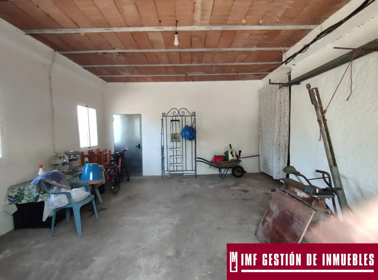 Finca rústica en venta en Canillas de Aceituno con Jardín privado, Terraza y Amueblado