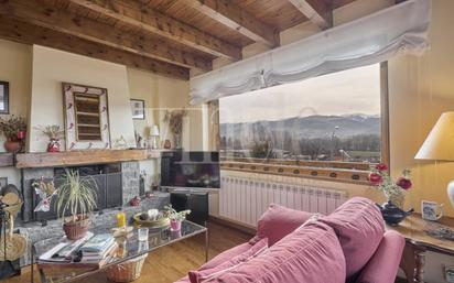 Living room of Duplex for sale in Puigcerdà  with Heating, Private garden and Parquet flooring