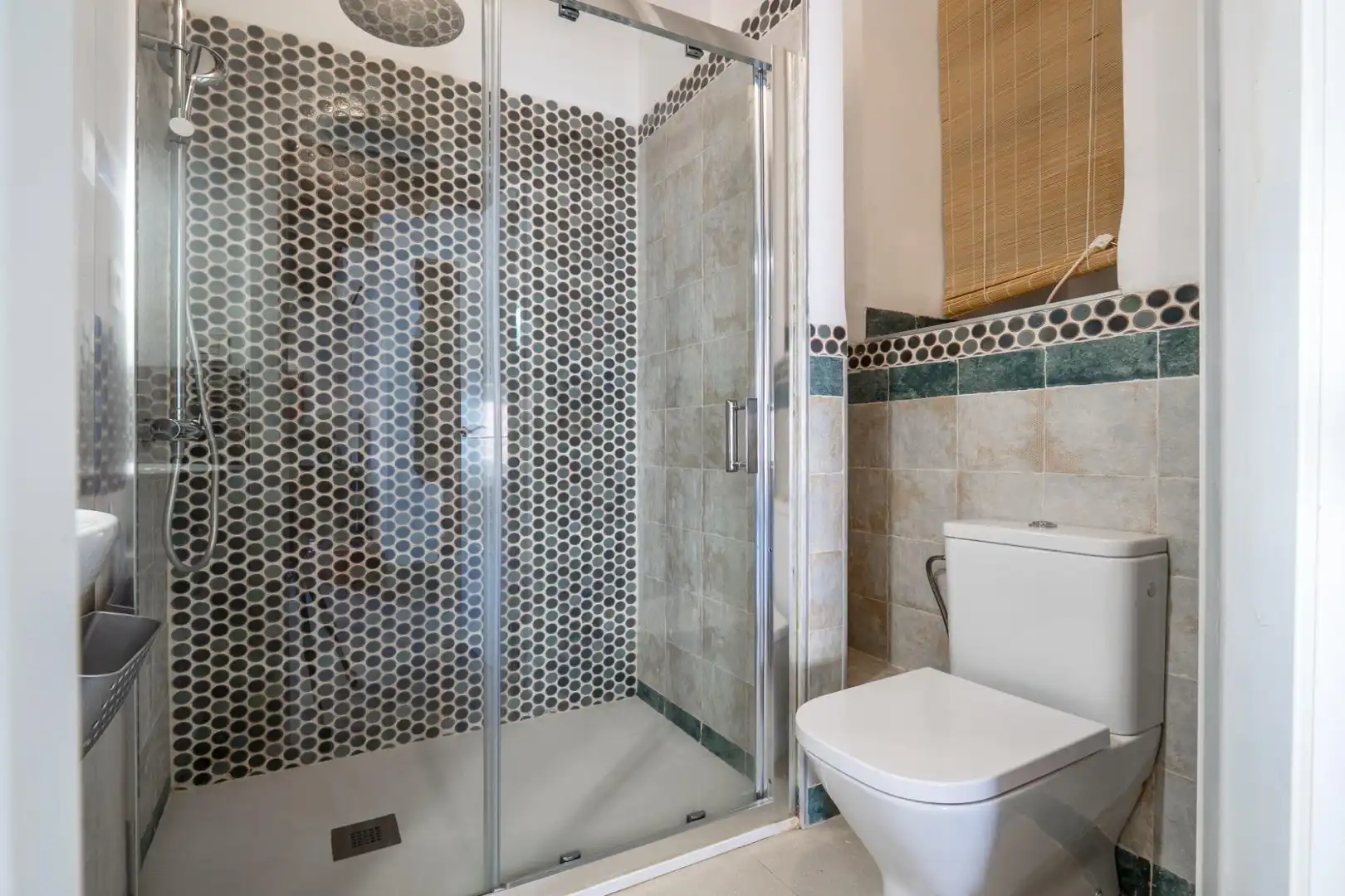 Bathroom of Houses for sale in Granada  with Air Conditioner, Terrace and Furnished