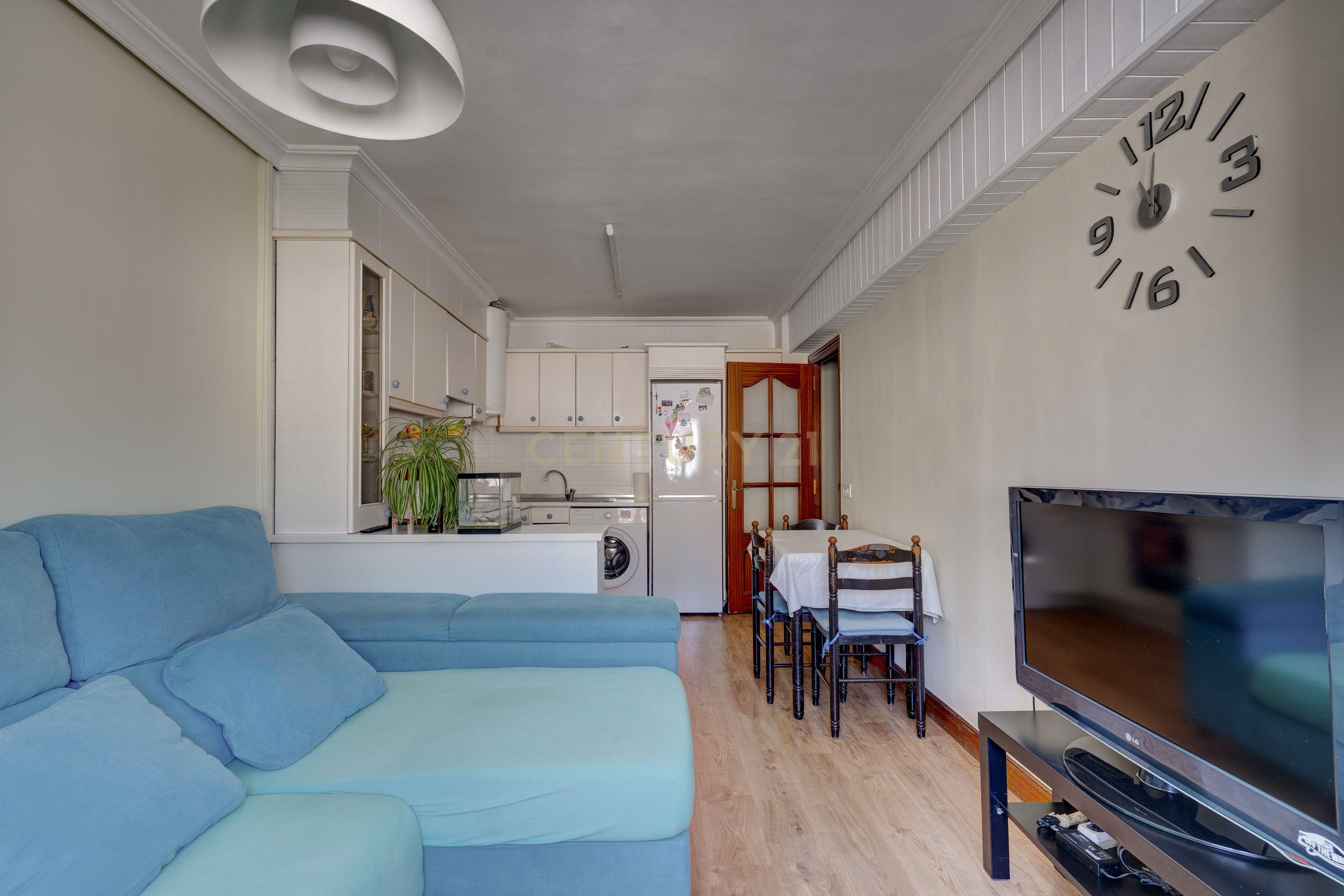 Sala d'estar de Apartament en venda en Errenteria amb Forn, Rentadora i Microones