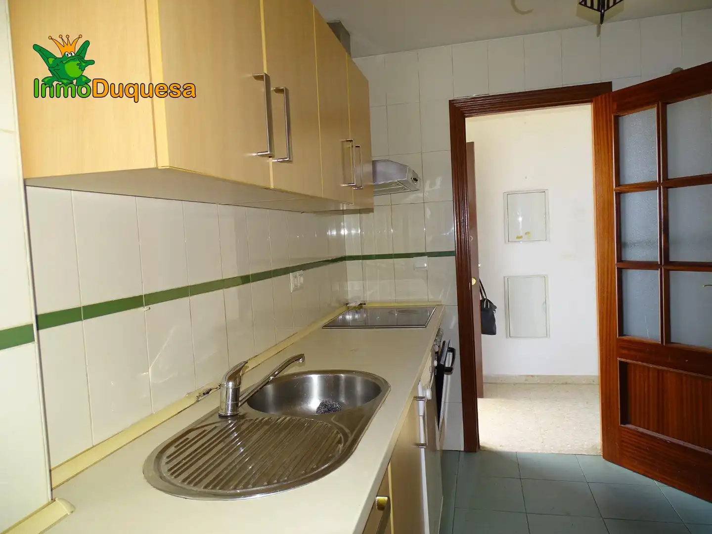 Kitchen of Flat for sale in Granada  with Air Conditioner, Heating and Storage room