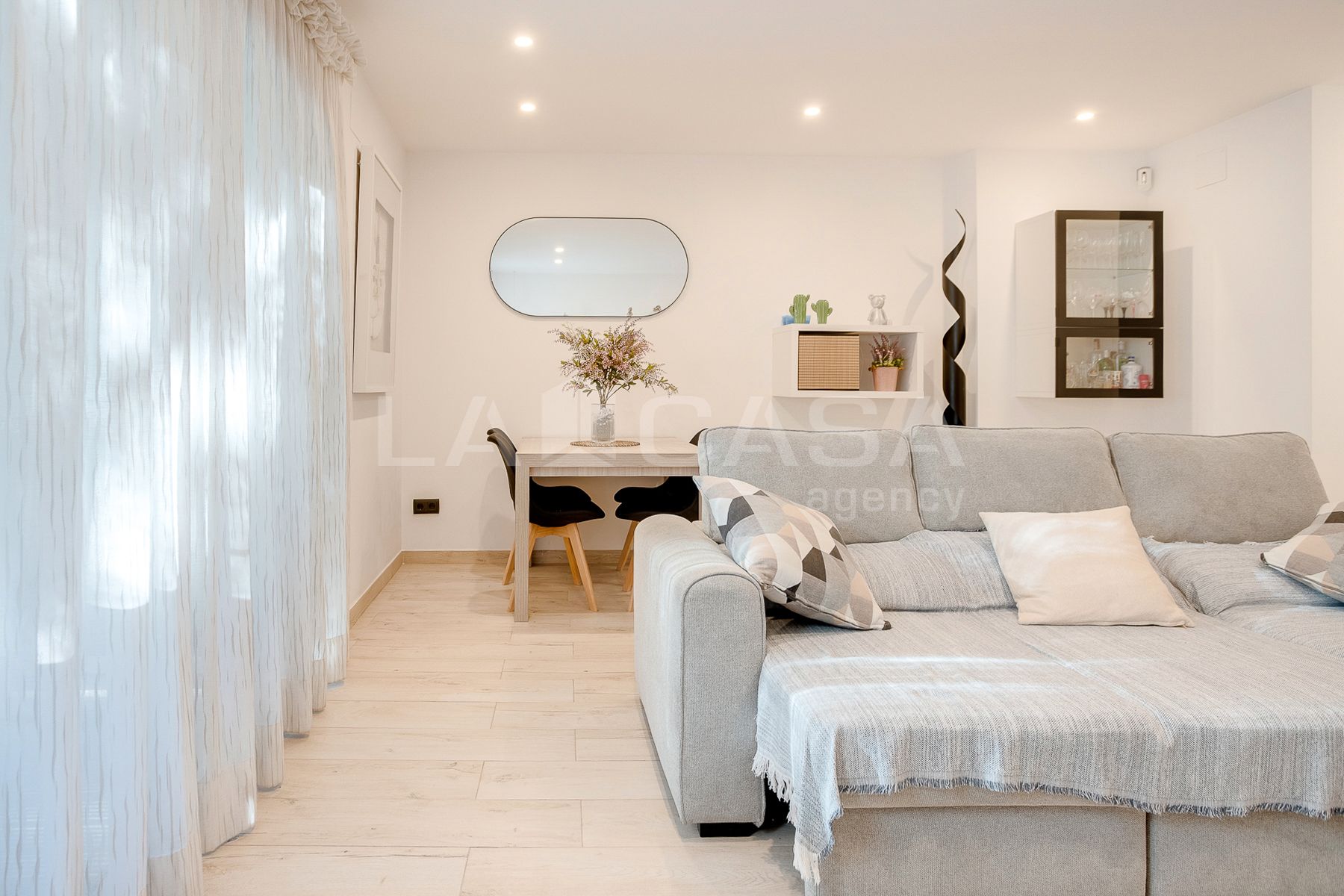 Sala de estar de Dúplex en venta en  Barcelona Capital con Balcón