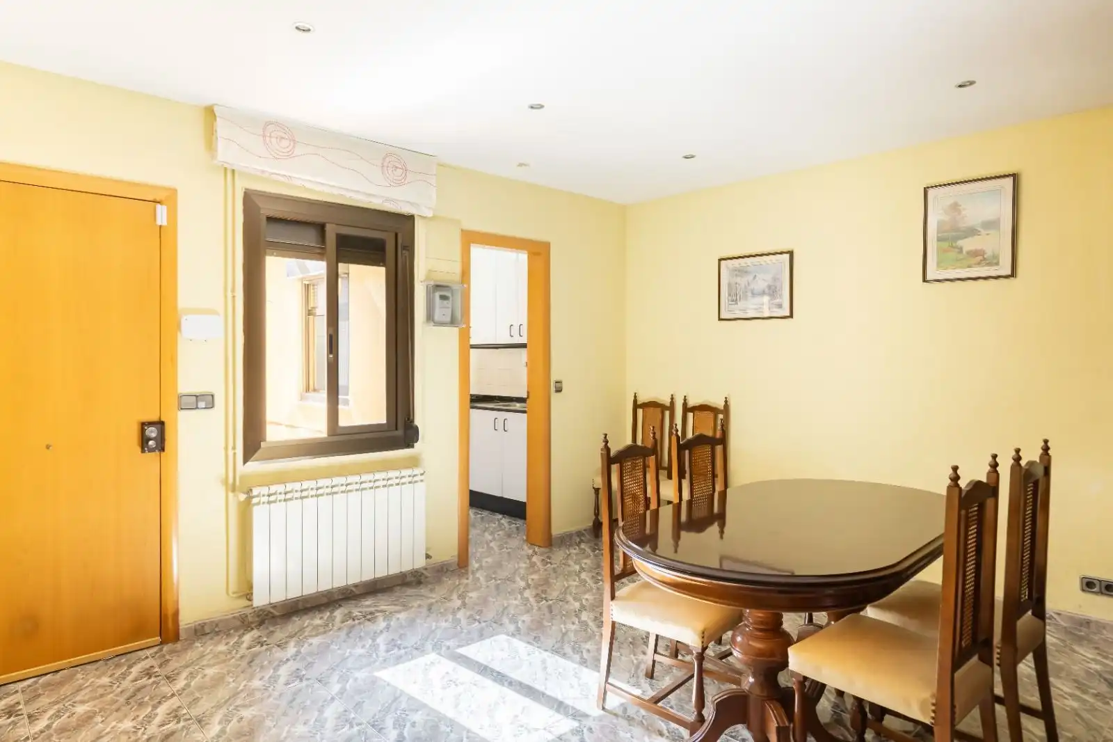 Comedor de Piso en venta en Badalona con Calefacción