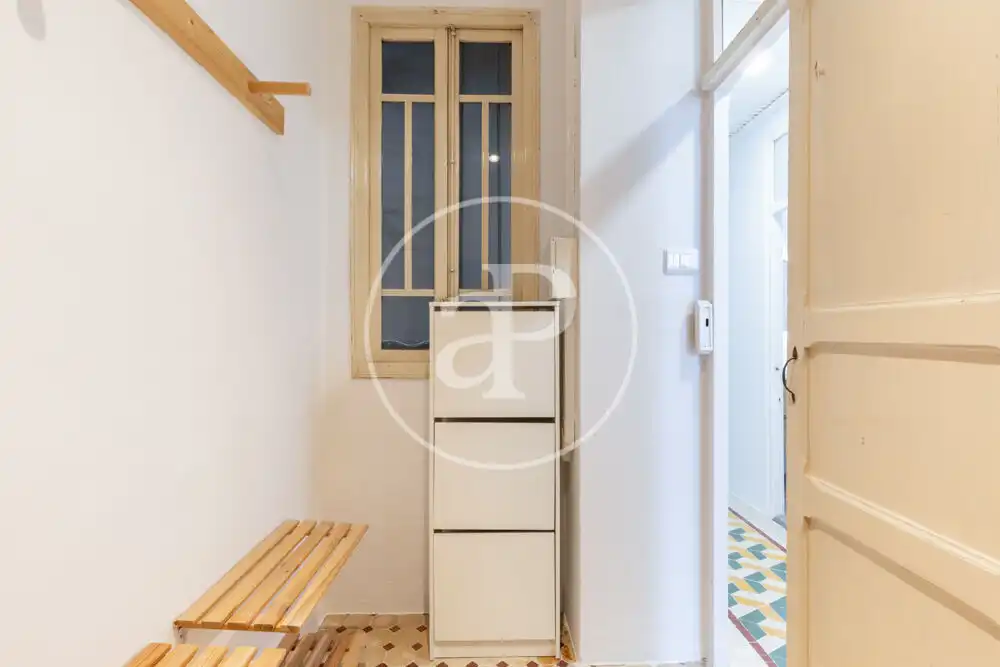 Flat for rent in Valencia  with Air Conditioner, Heating and Furnished