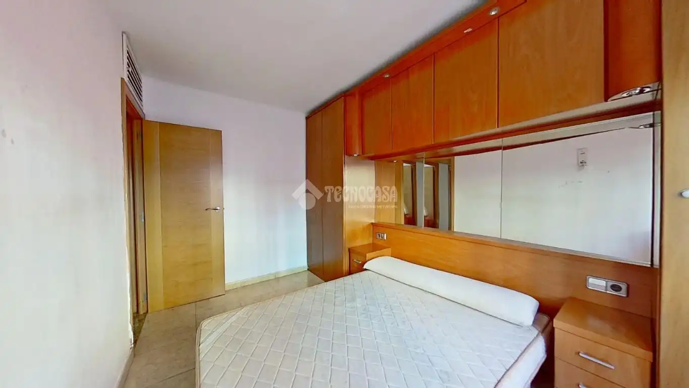 Bedroom of Flat for sale in Cerdanyola del Vallès  with Balcony