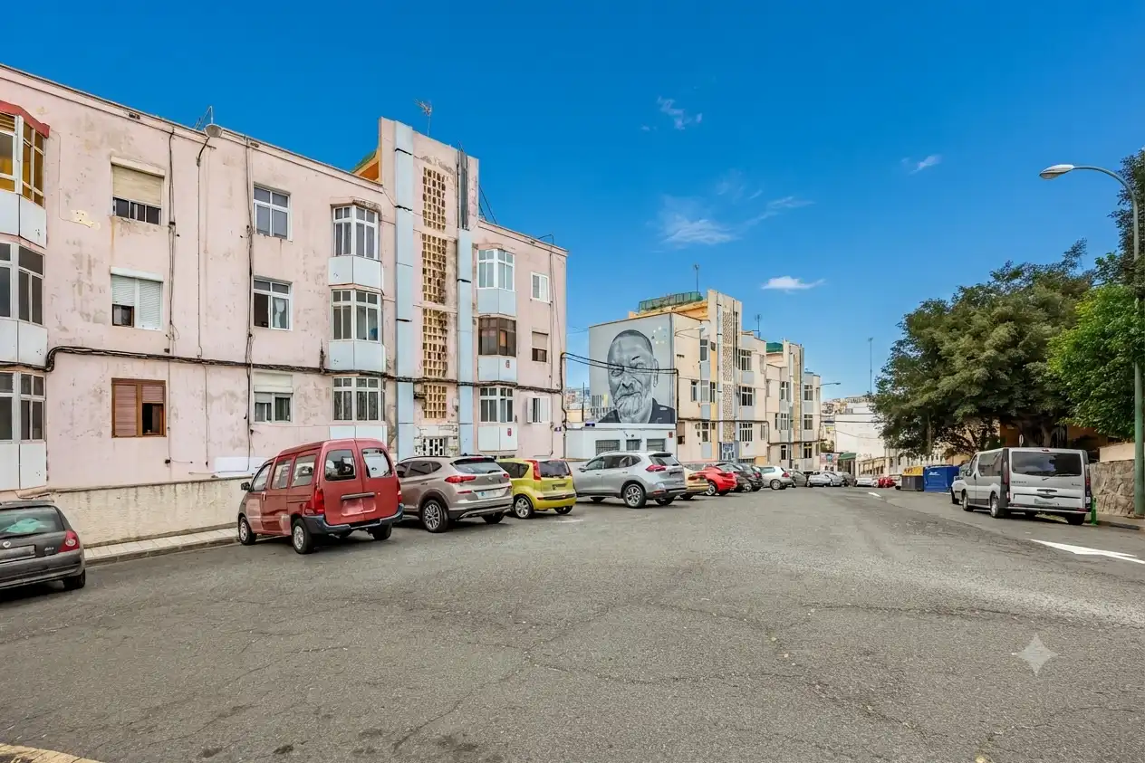 Vista exterior de Piso en venta en Las Palmas de Gran Canaria con Trastero y Amueblado