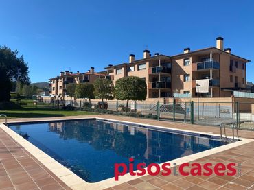 Pis d'obra nova amb balcó en venda a Carrer Josep Ventura 51