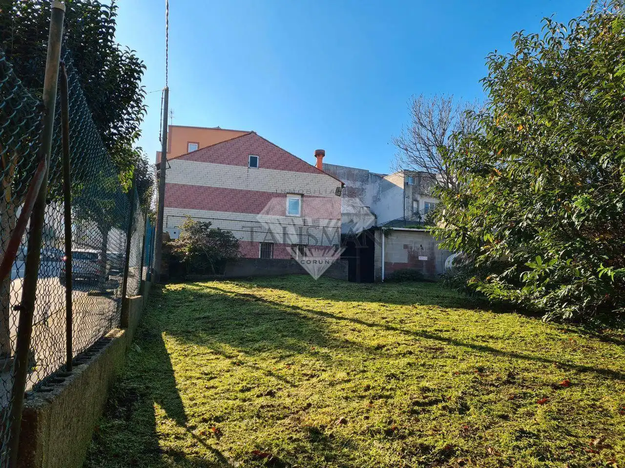 Casa o xalet en venda en Arteixo amb Calefacció, Jardí privat i Moblat