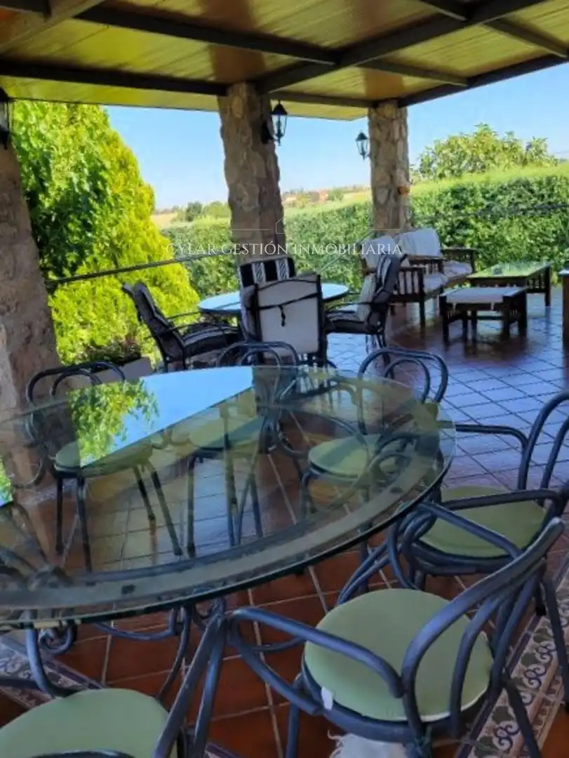Terrassa de Casa o xalet en venda en Castellanos de Villiquera amb Calefacció i Piscina