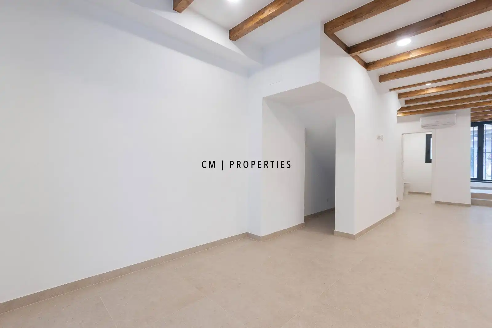 Flat for sale in Valencia  with Air Conditioner, Heating and Swimming Pool