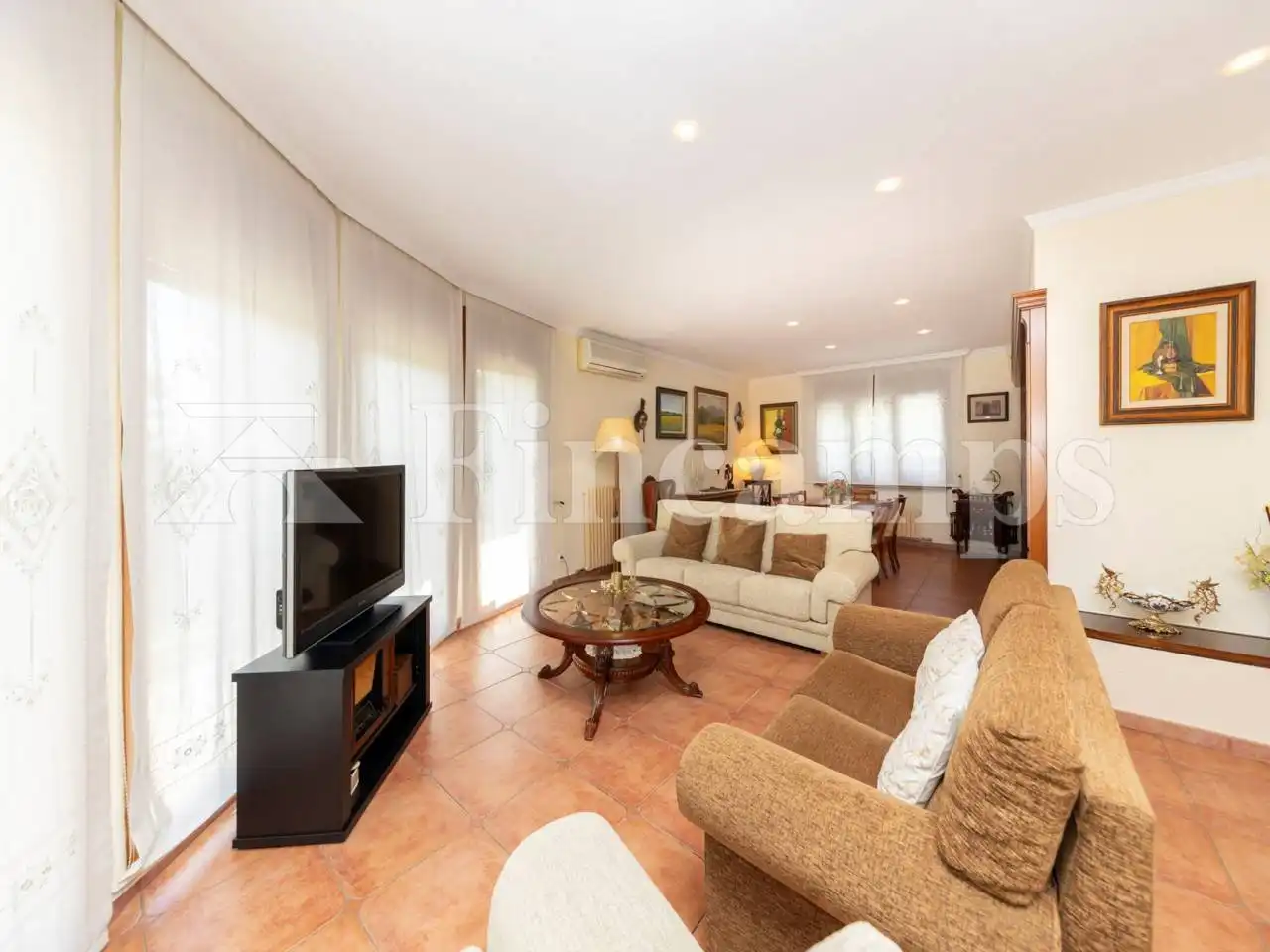 Wohnzimmer von Haus oder Chalet zum Verkauf in Cerdanyola del Vallès mit Klimaanlage, Heizung und Privatgarten