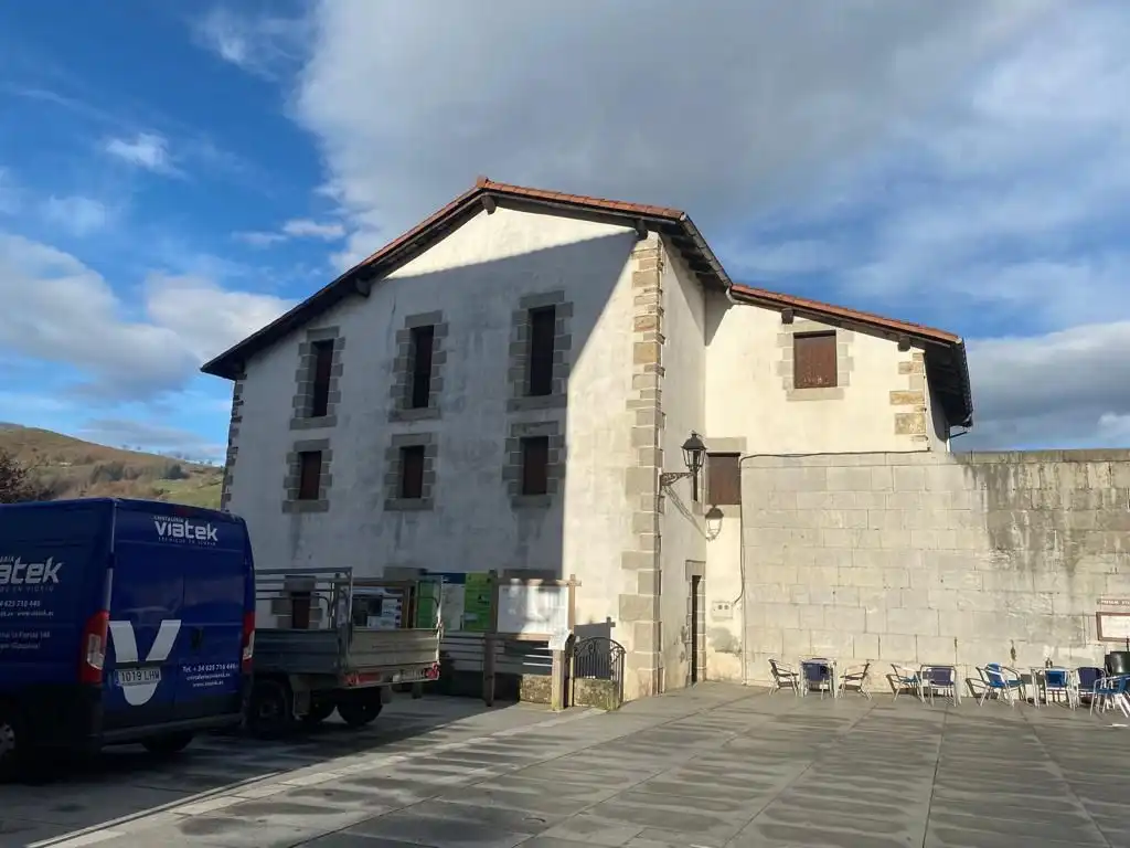 Vista exterior de Casa o xalet en venda en Berastegi amb Jardí privat i Traster