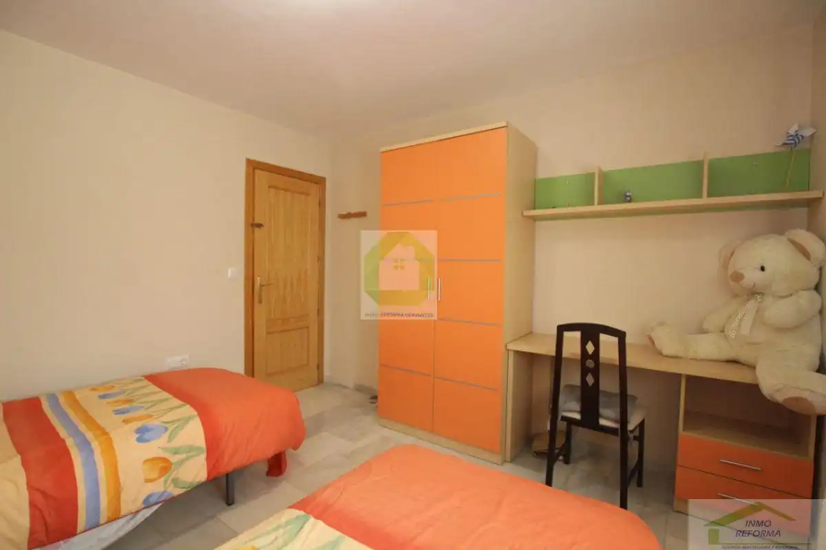 Bedroom of Flat for share in Armilla  with Storage room and Furnished