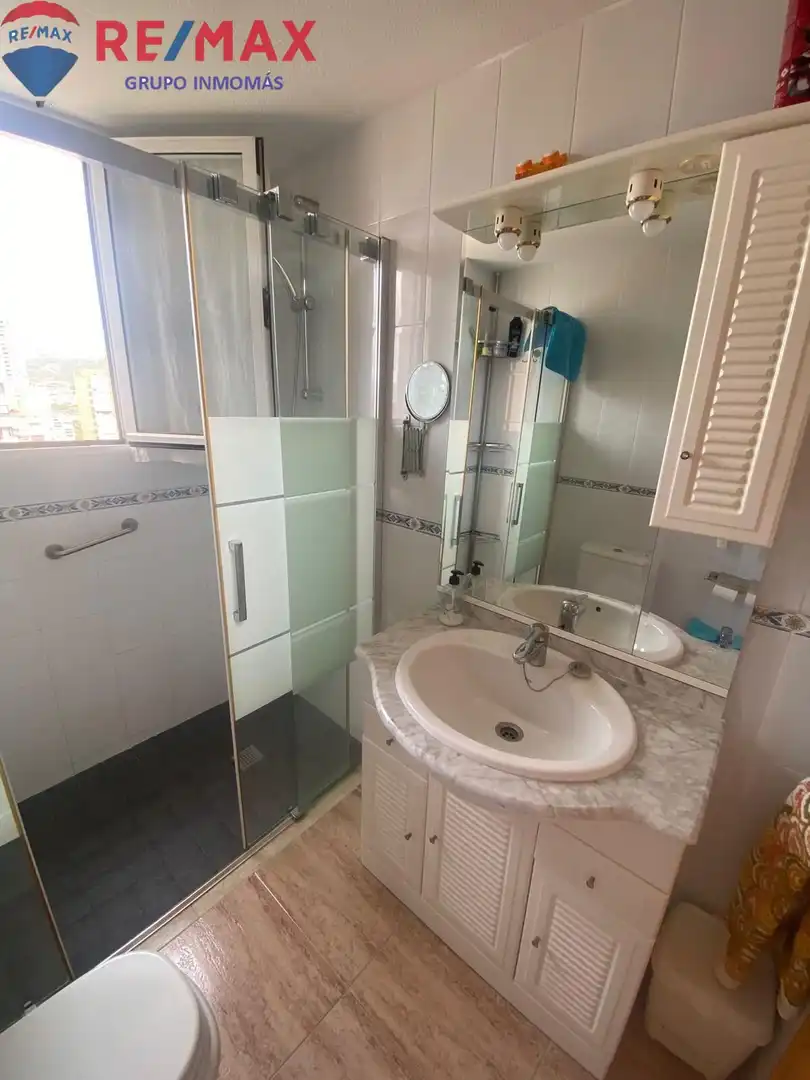 Bany de Pis de lloguer en Benidorm amb Piscina, Moblat i Balcó
