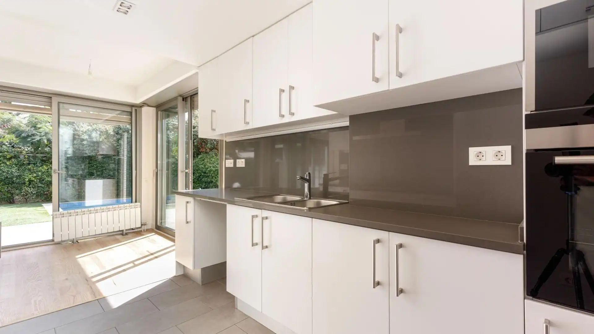 Cocina de Casa o chalet de alquiler en Sabadell con Aire acondicionado, Calefacción y Jardín privado