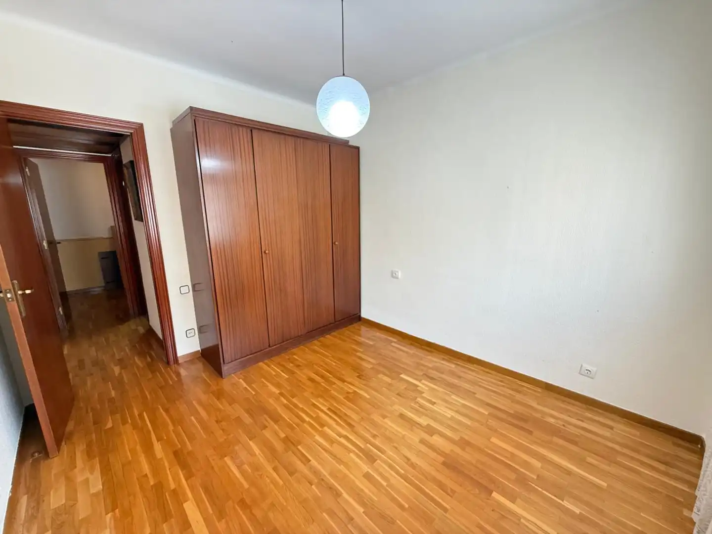 Habitación de Piso en venta en Barcelona con Amueblado y Balcón