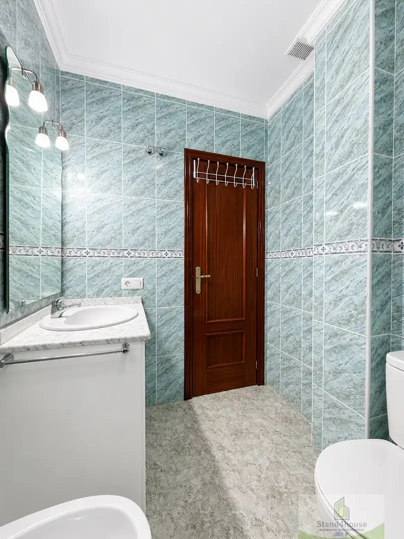 Bathroom of Flat for sale in Bollullos Par del Condado  with Air Conditioner, Heating and Storage room