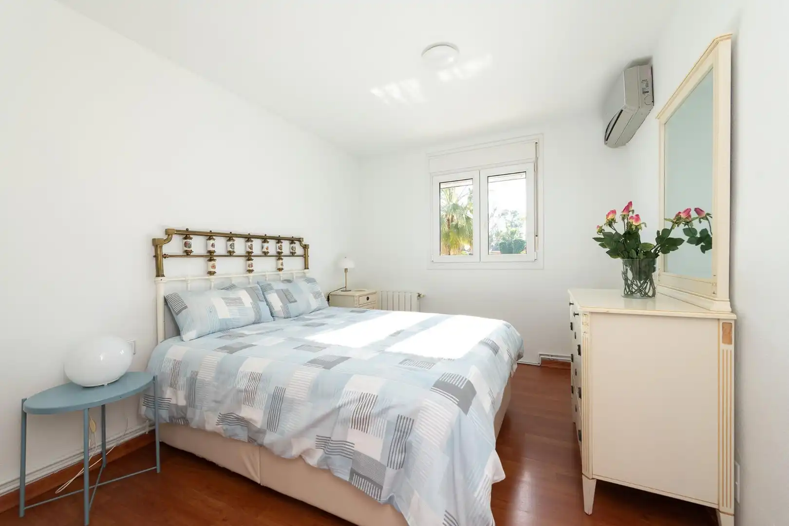 Bedroom of Detached homes for sale in Málaga  with Air Conditioner, Terrace and Community pool