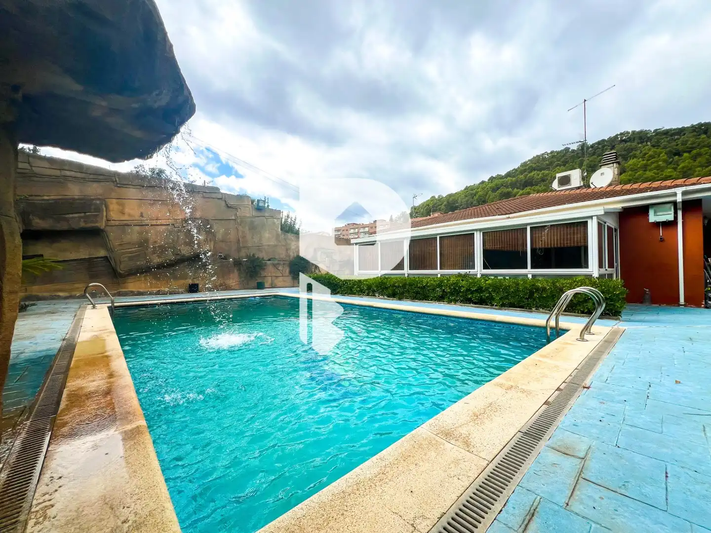 Piscina de Casa o chalet en venta en Cervelló con Aire acondicionado, Calefacción y Jardín privado