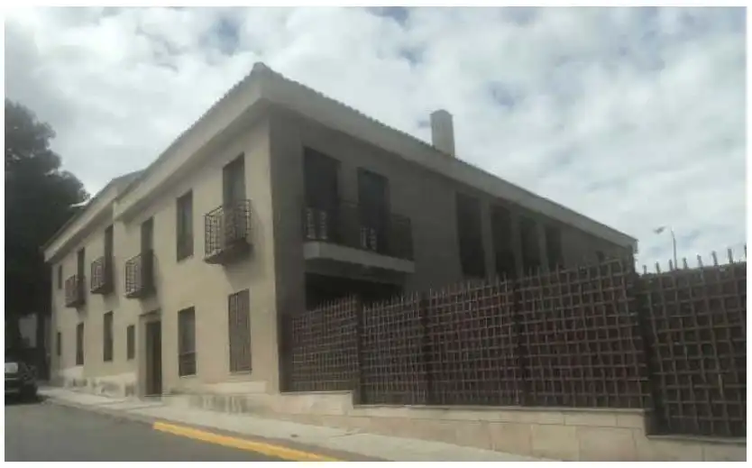 Vista exterior de Piso en venta en Olías del Rey