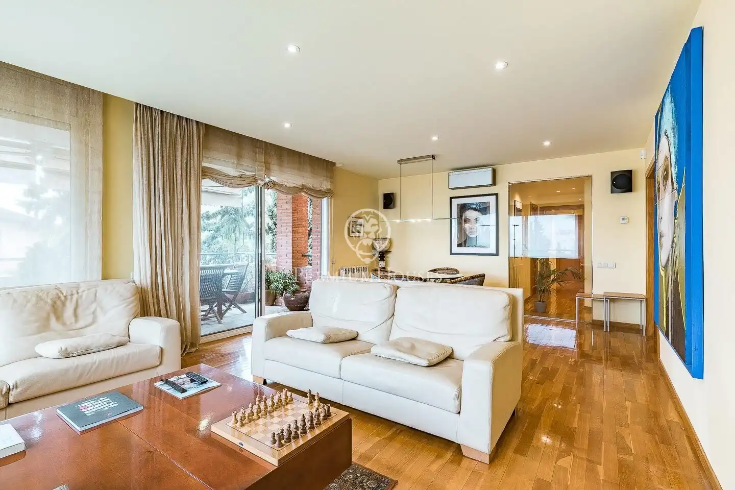 Living room of Flat for sale in Esplugues de Llobregat  with Air Conditioner, Heating and Private garden