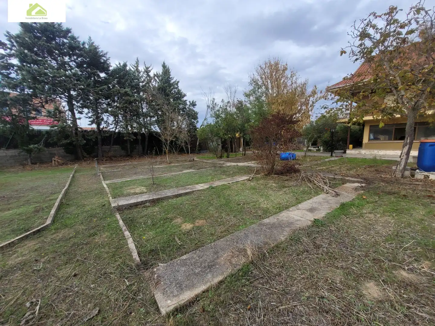 Casa rústica amb jardí en venda a Morales del Vino, imagen 11