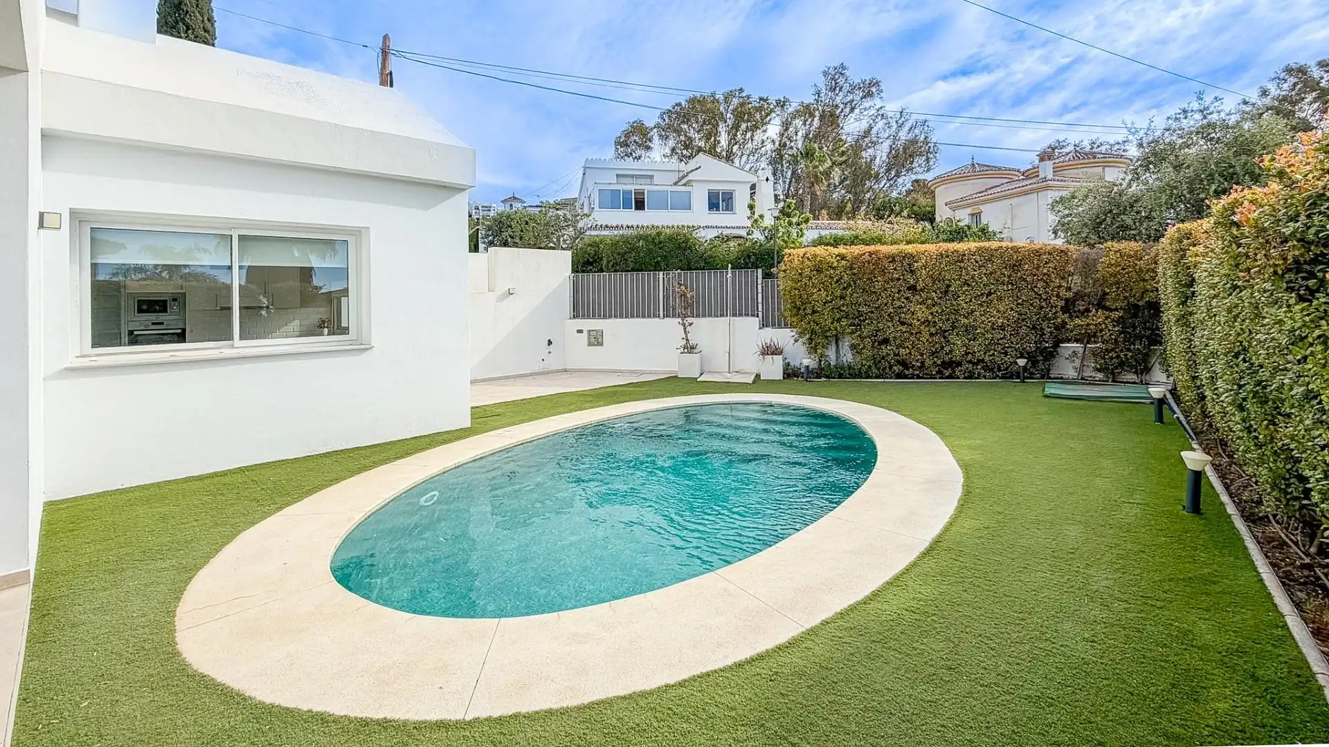 Piscina de Casa o xalet en venda en Benalmádena amb Aire condicionat, Jardí privat i Terrassa