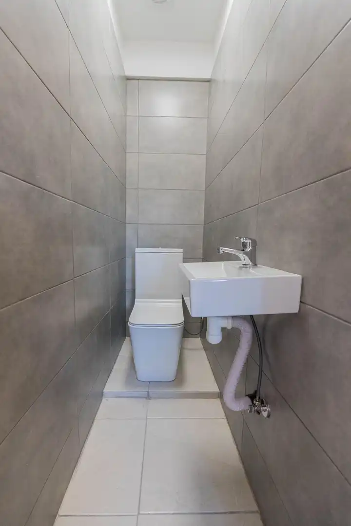 Bathroom of Apartments for sale in Benalmádena  with Air Conditioner, Terrace and Alarm