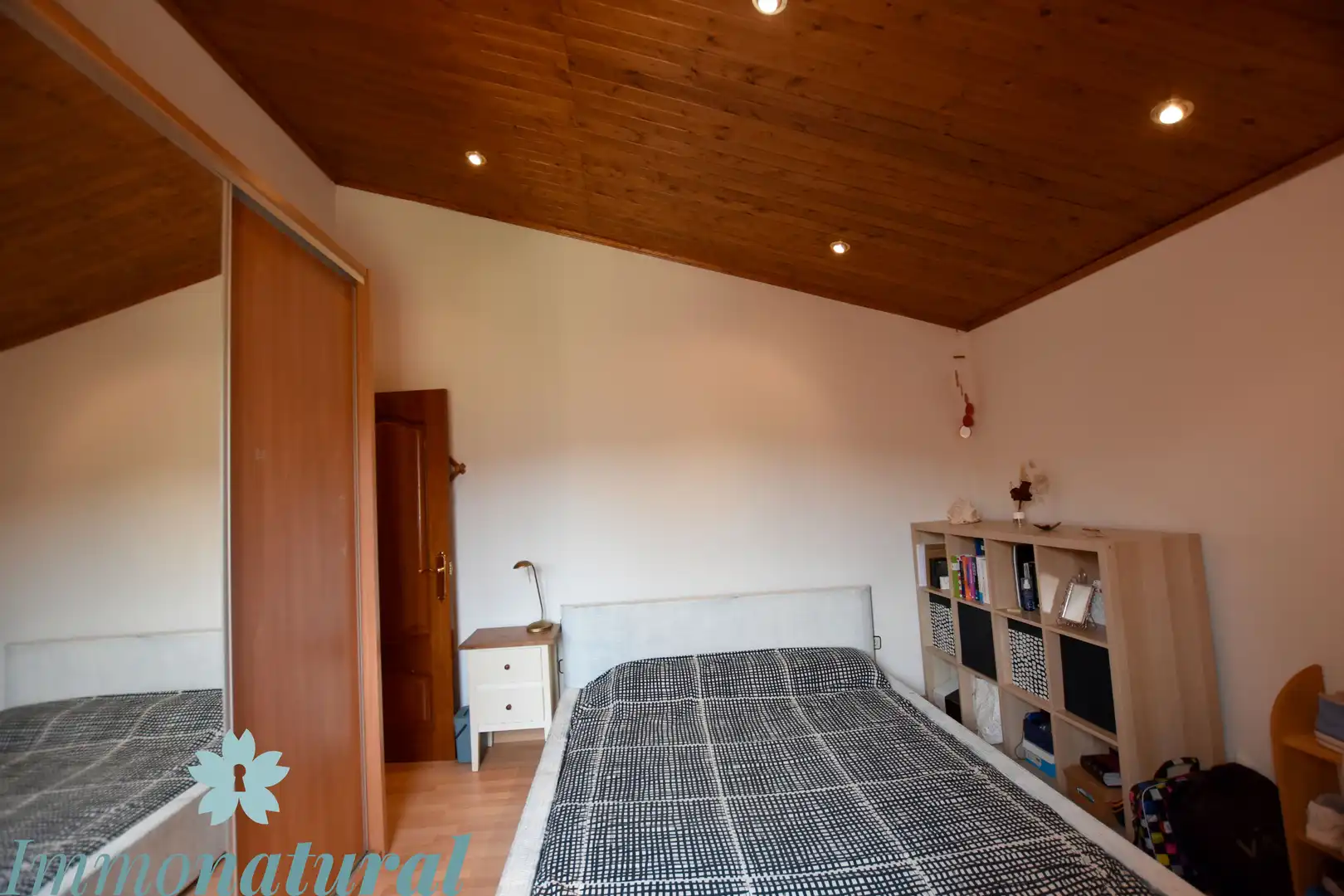 Dormitori de Casa o xalet en venda en Torrelles de Llobregat amb Calefacció, Jardí privat i Parquet