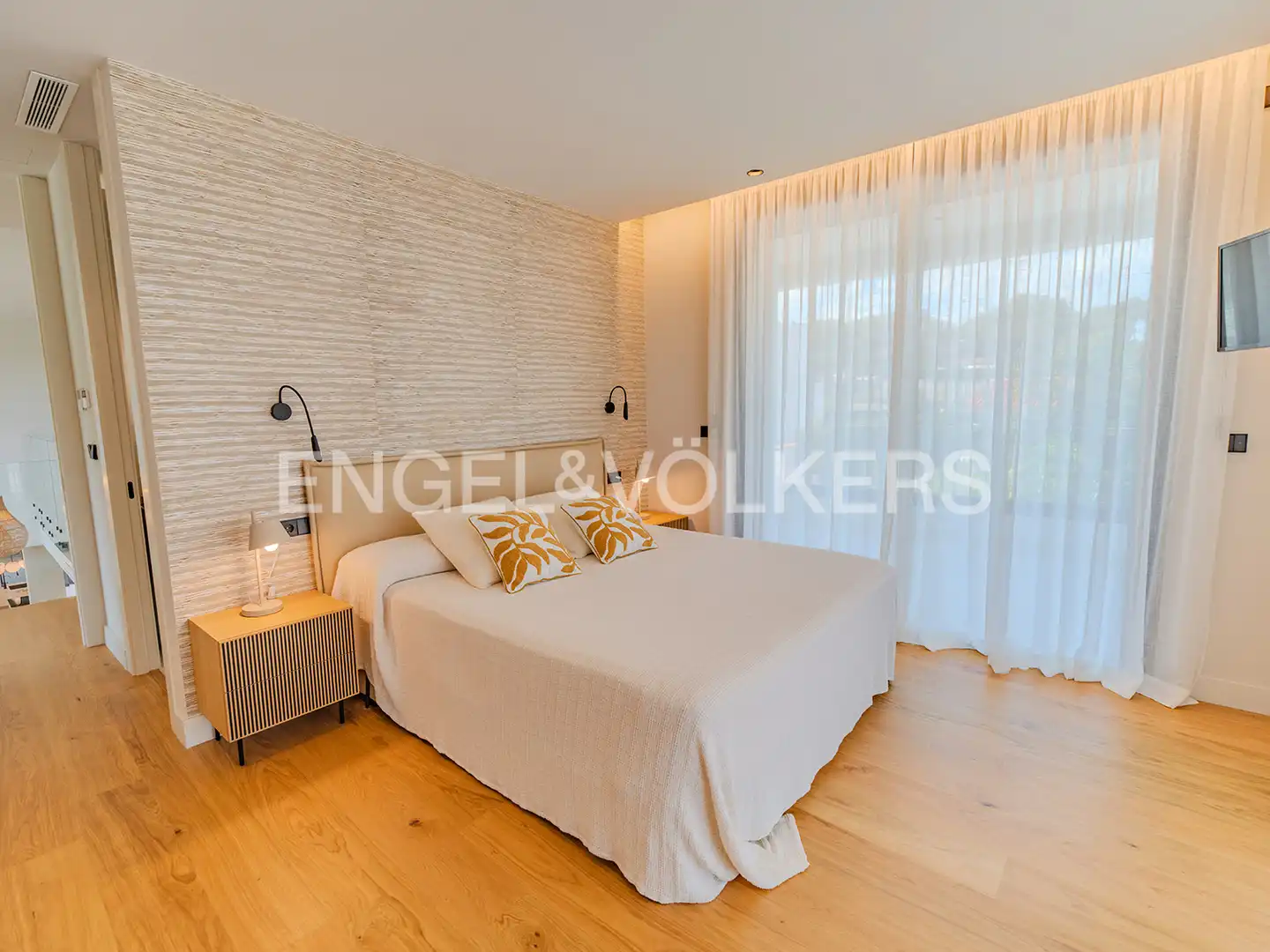 Dormitori de Casa o xalet en venda en Alicante / Alacant amb Aire condicionat, Calefacció i Jardí privat