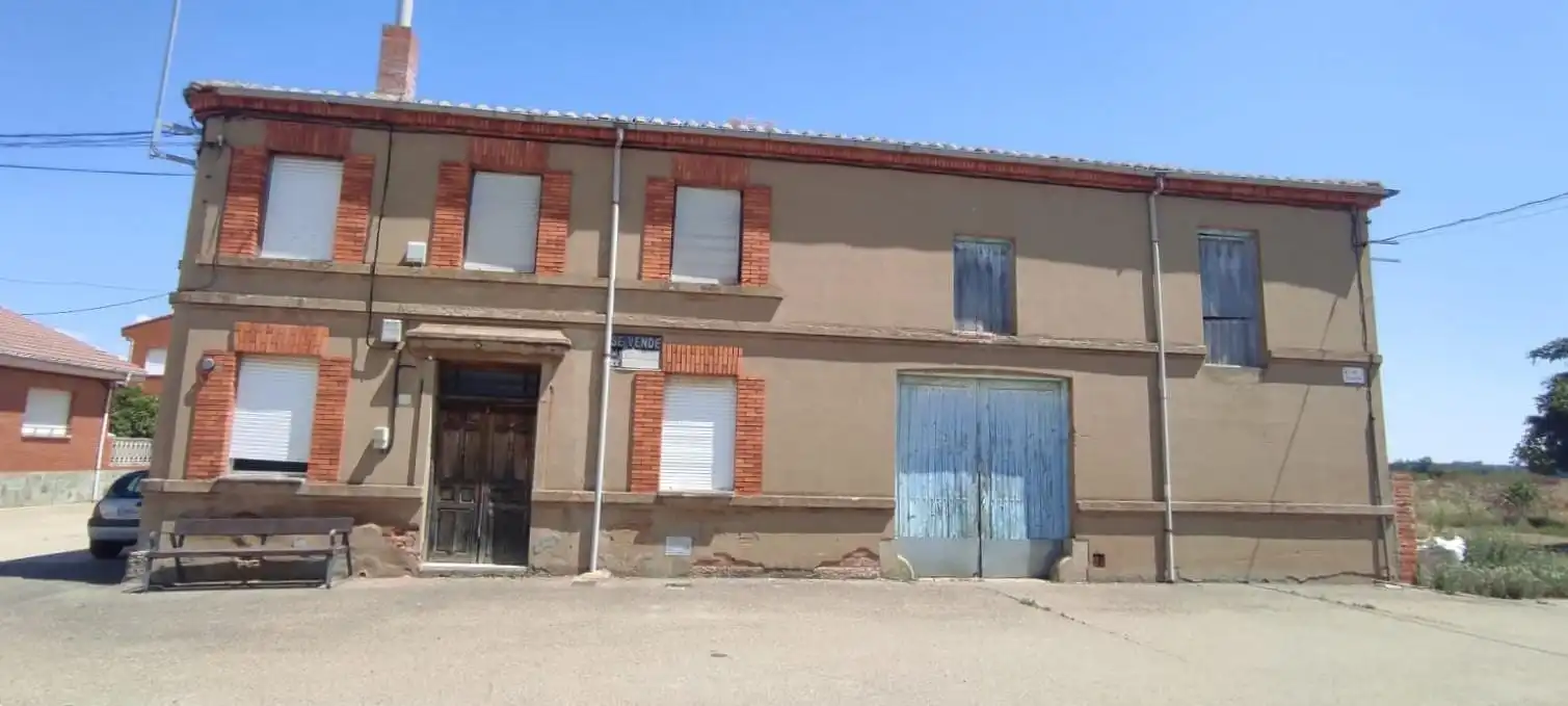 Vista exterior de Casa o chalet en venta en Villares de Órbigo con Parquet y Trastero