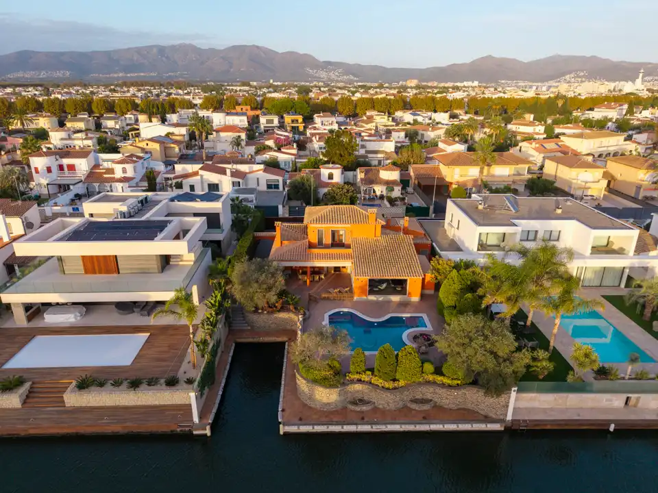 Chalet con piscina en venta en Carrer Pení, imagen 3