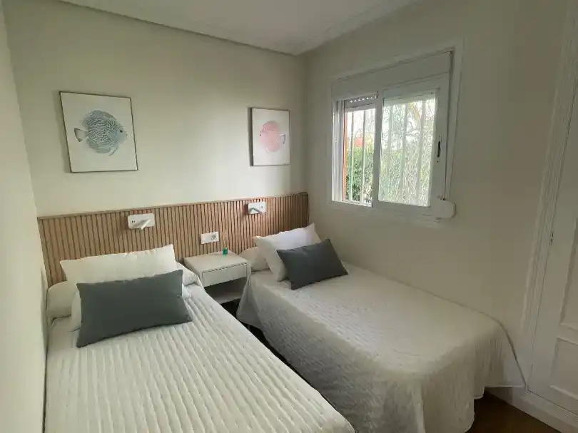 Schlafzimmer von Wohnung zur Miete in Finestrat mit Klimaanlage und Schwimmbad