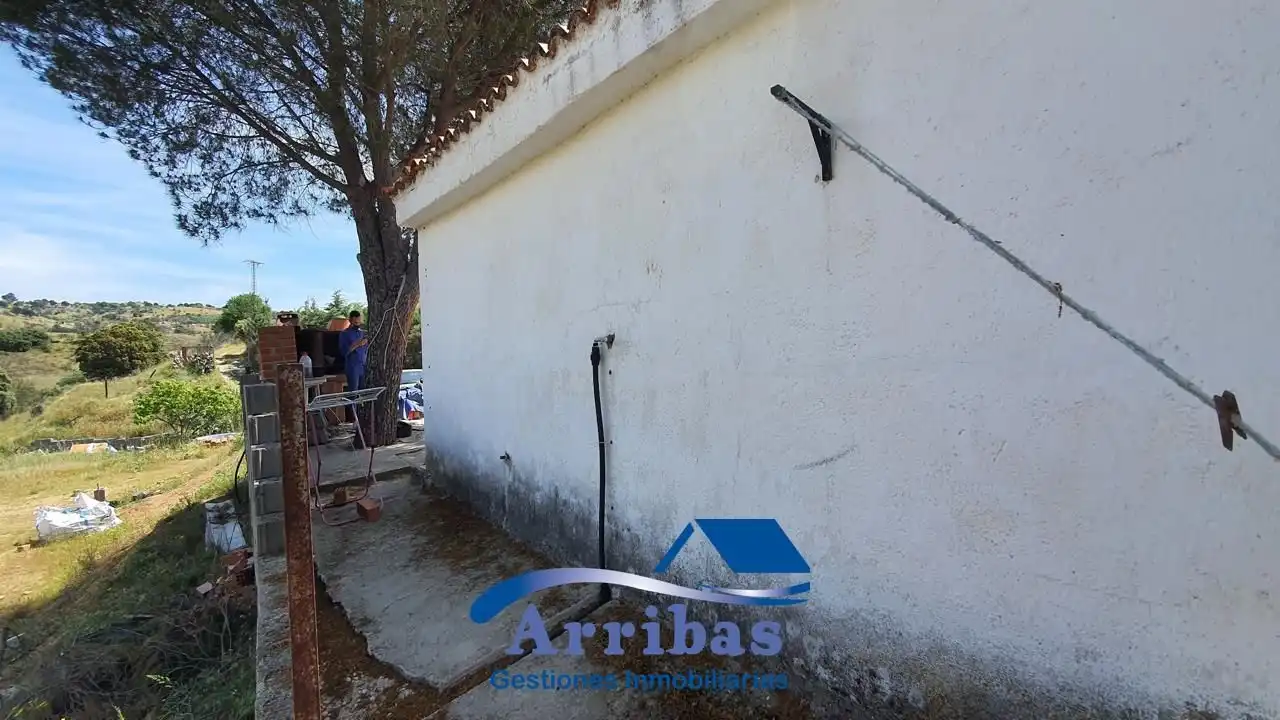 Vista exterior de Finca rústica en venta en Almorox con Calefacción y Jardín privado