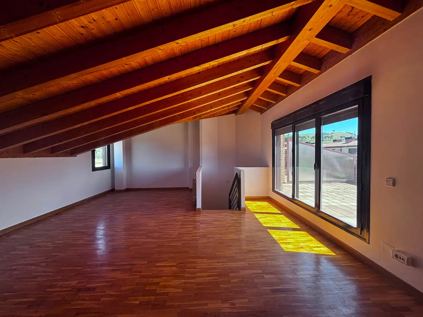 Einfamilien-Reihenhaus zum Verkauf in Burgos mit Heizung, Terrasse und Abstellraum