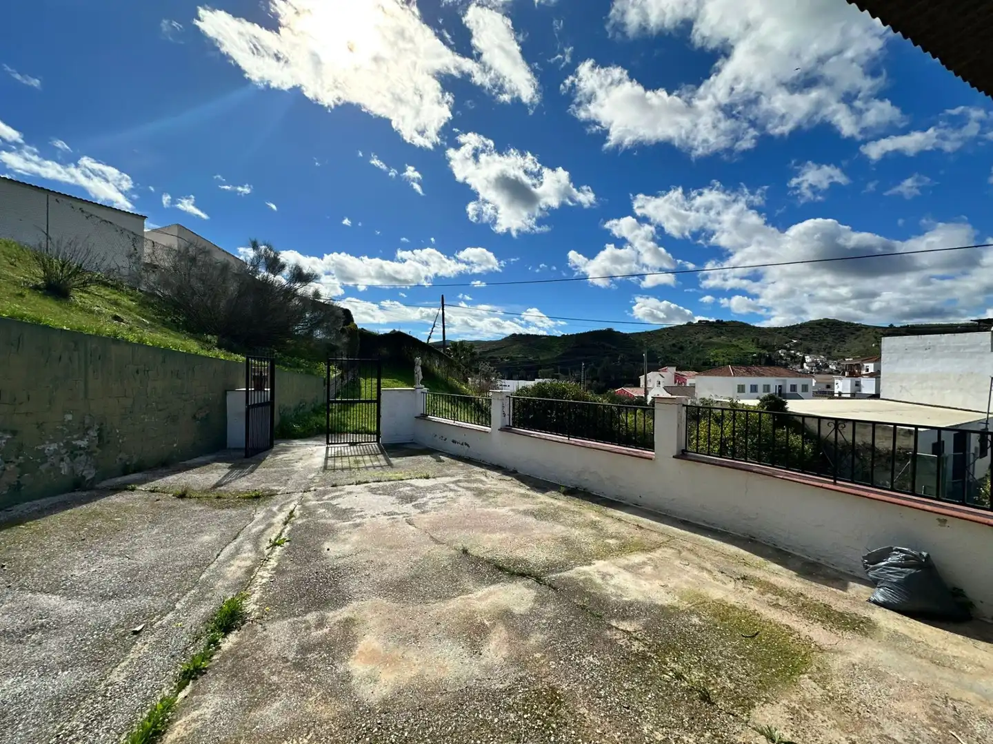 Vista exterior de Casa o xalet en venda en Vélez-Málaga amb Aire condicionat, Jardí privat i Traster