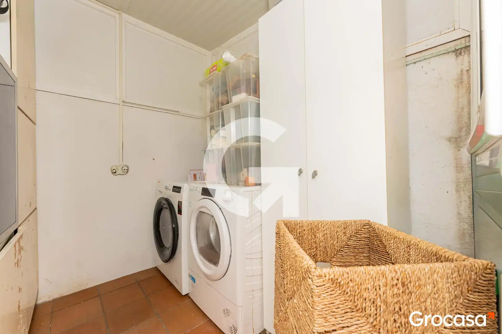 Cuina de Planta baixa en venda en Cornellà de Llobregat amb Aire condicionat, Calefacció i Terrassa