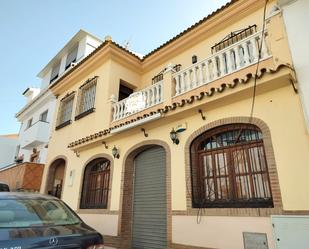 Vista exterior de Casa o xalet en venda en Riogordo amb Aire condicionat i Terrassa