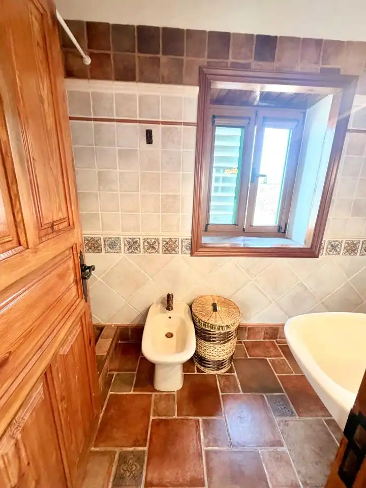 Bany de Finca rústica en venda en Adeje amb Jardí privat i Terrassa