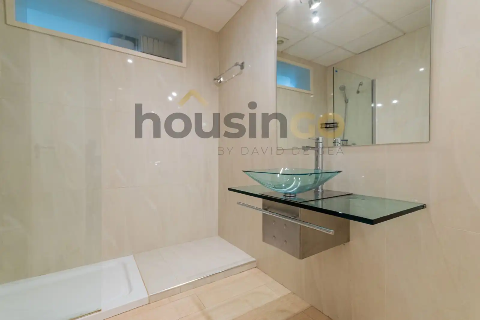 Baño de Piso en venta en Madrid con Aire acondicionado, Calefacción y Amueblado